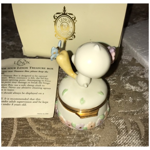 Springtime Tweety Classic Looney Tunes by LENOX - Picture 5 of 8